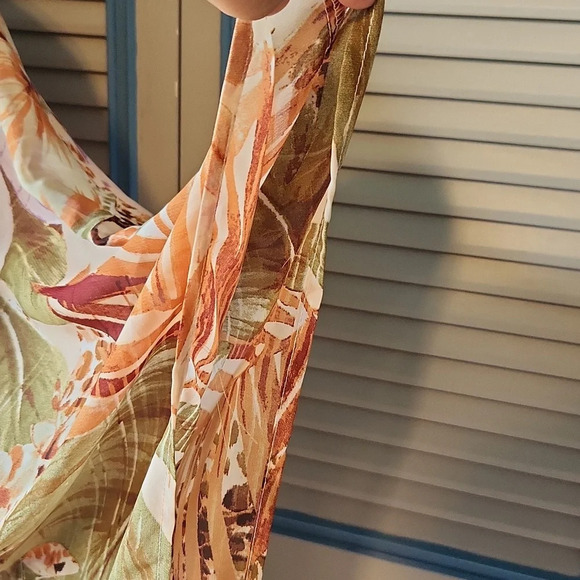 Lula orange floral Poncho - Picture 7 of 11